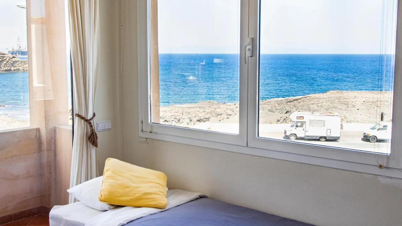 아파트 Magical House In Front Of A Sunrise Beach 엘메다노