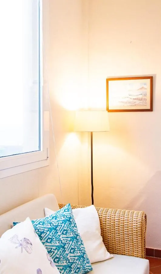 아파트 Magical House In Front Of A Sunrise Beach 엘메다노 스페인